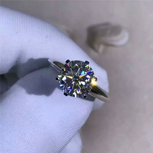 18k White Gold Ring w/ 2.0ct Natural Zircon - Picture 2 of 15